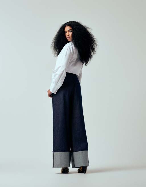 ASOS DESIGN ikonische maßgeschneiderte Wide-Leg-Jeans mit Umschlag in Indigo, 4 von 5