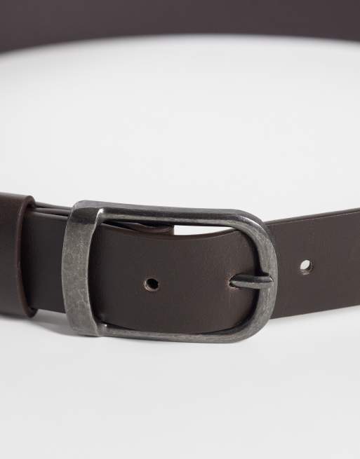 ASOS DESIGN imitatielederen riem met zilverkleurige gesp in bruin, 2 van 3
