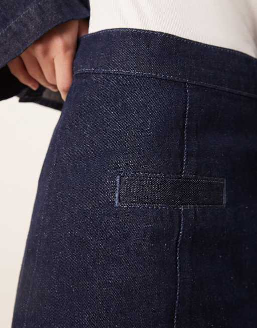 ASOS DESIGN – Indigoblå, figursydd minikjol i denim med dekorativ söm, 3 av 5