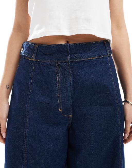 ASOS DESIGN - Indigoblå jeans med barrel-ben og mærkedetalje - Del af sæt, 4 af 5
