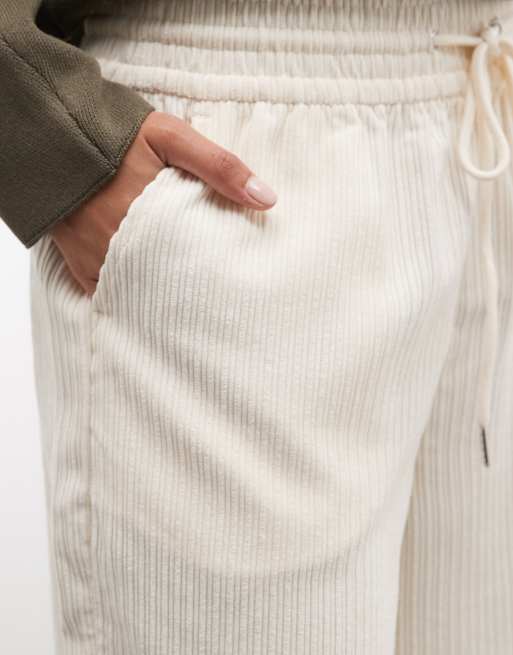 ASOS DESIGN instapbroek met wijde pijpen van corduroy in eggnog, 5 van 5