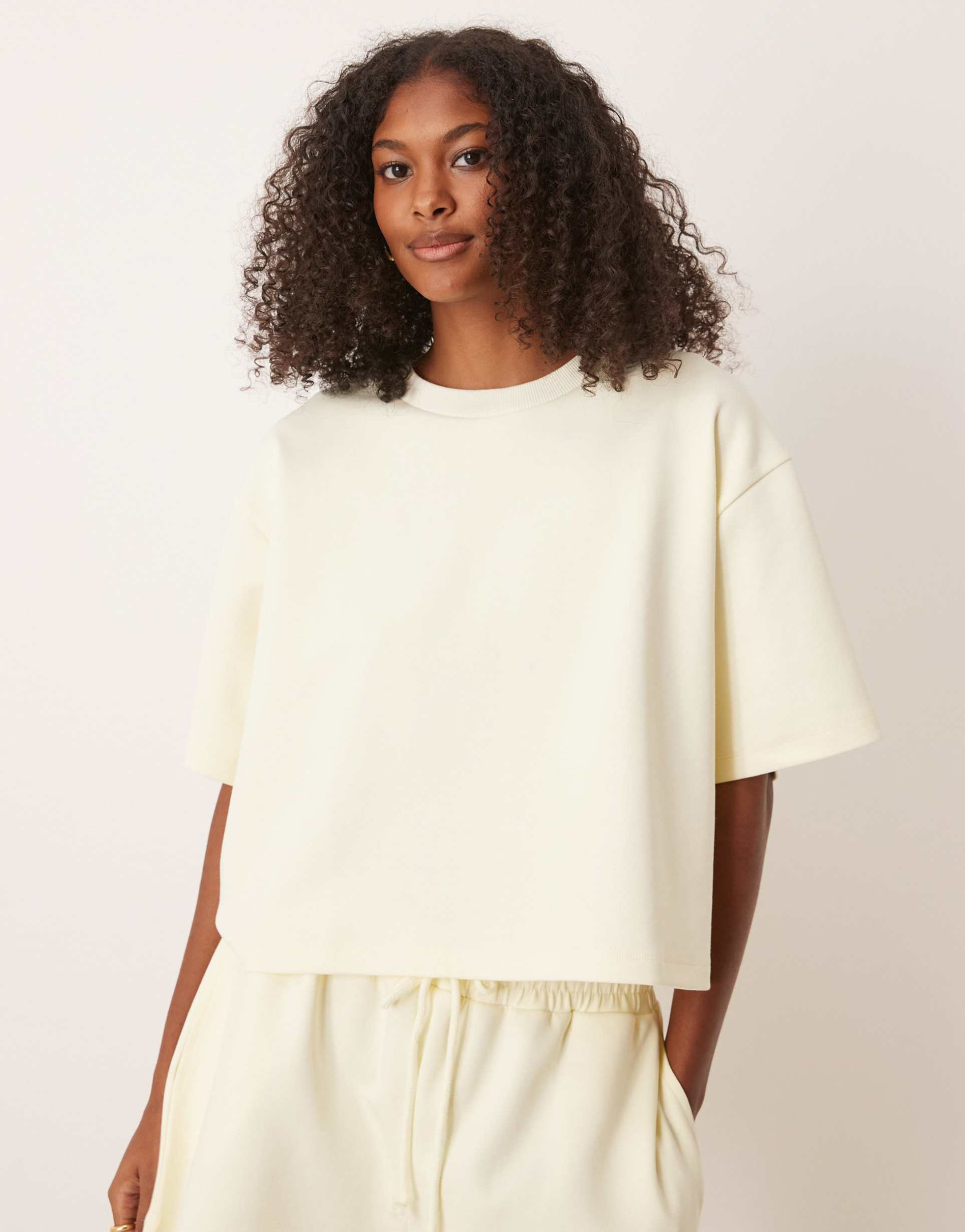 asos design interlock boxy cropped t-shirt in lemon - part of a set