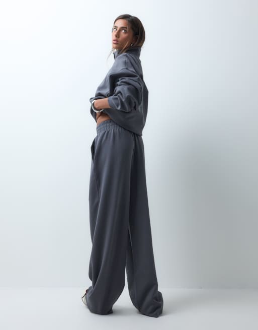 ASOS DESIGN interlock-joggers med veck i charcoal grey, 3 av 5