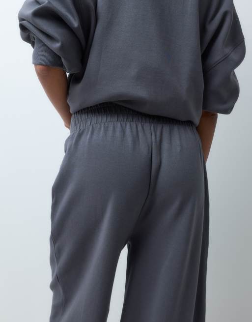 ASOS DESIGN interlock-joggers med veck i charcoal grey, 4 av 5