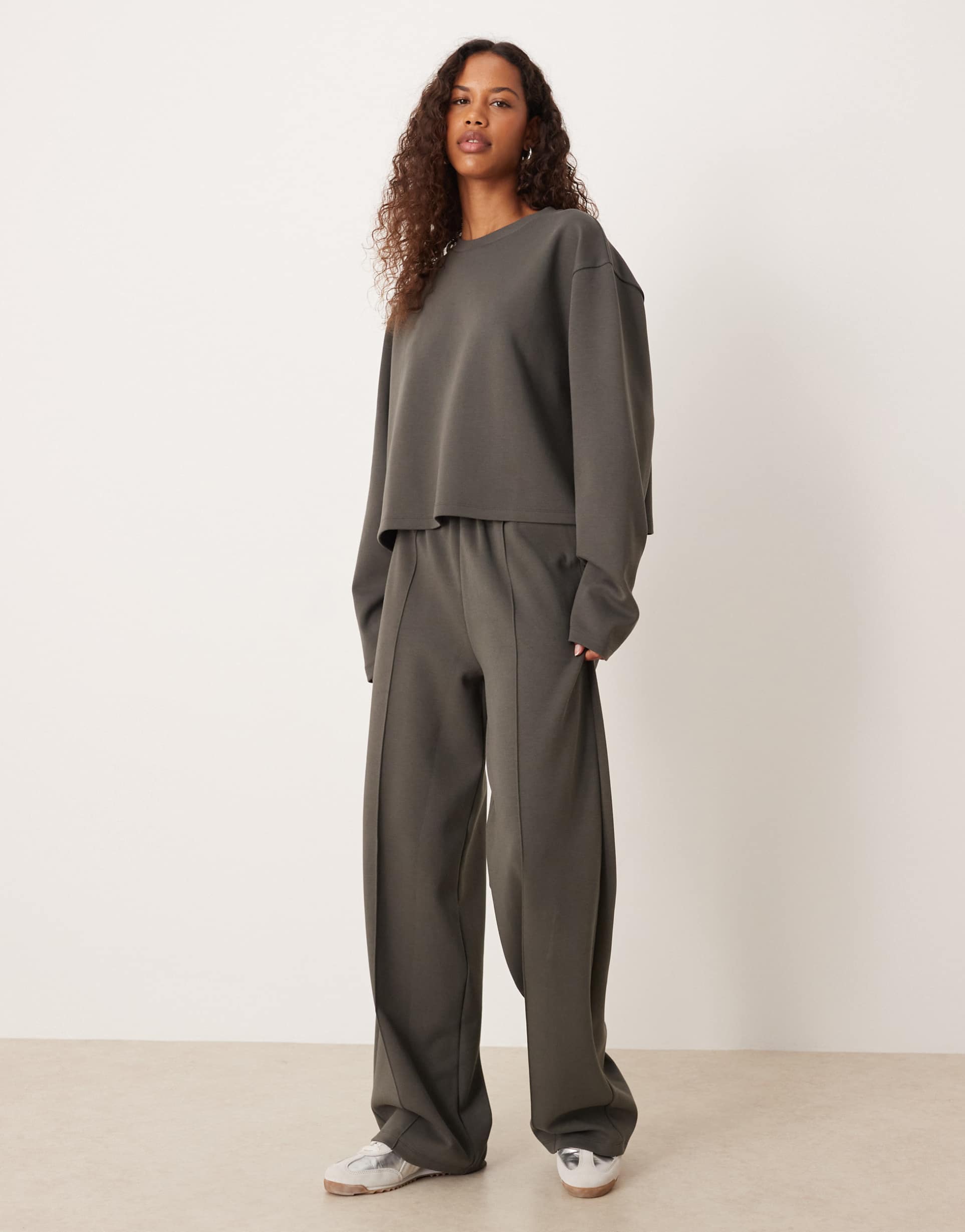 asos design interlock long sleeve boxy cropped t-shirt in charcoal - part of a set