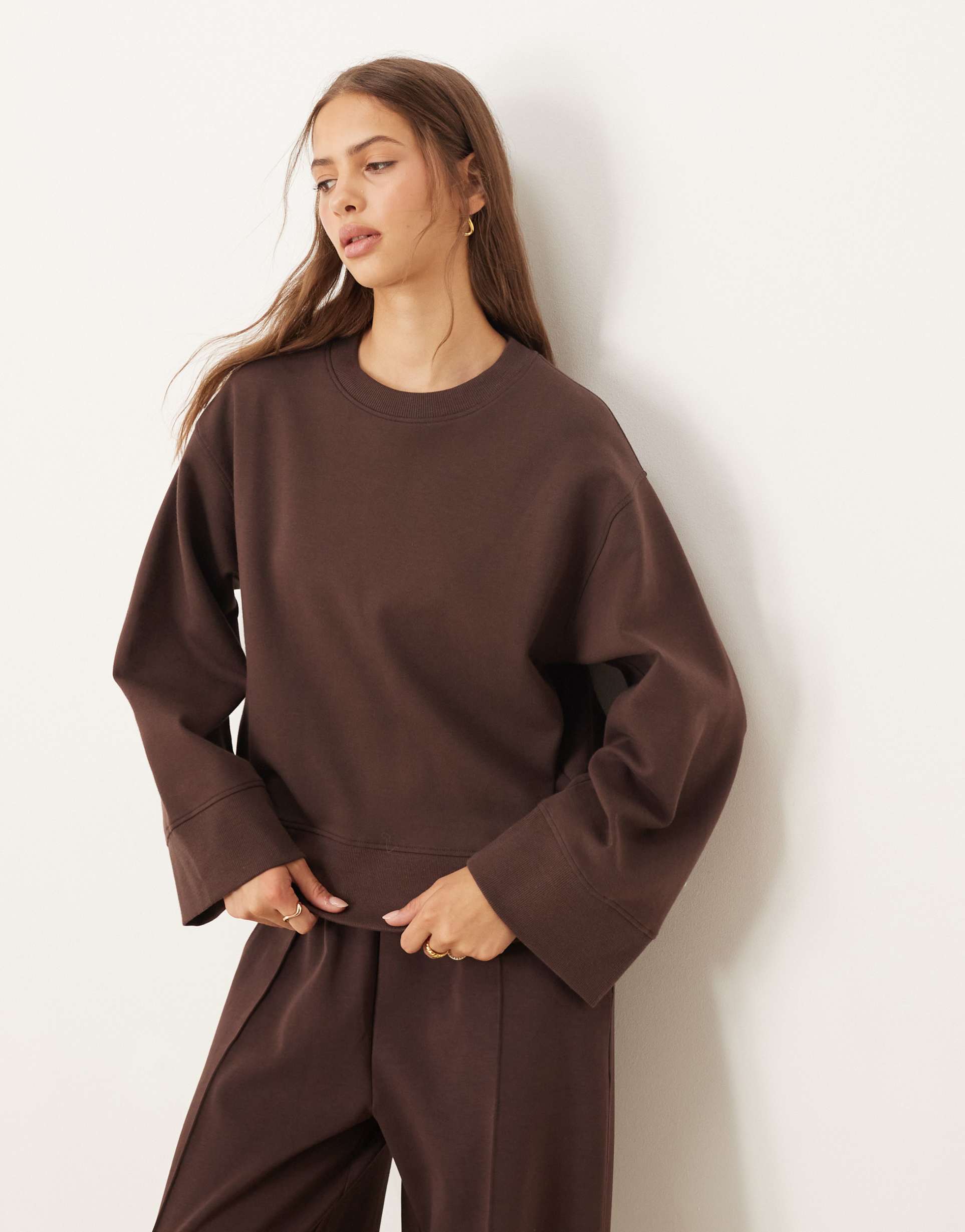 asos design interlock oversized crew neck top in chocolate