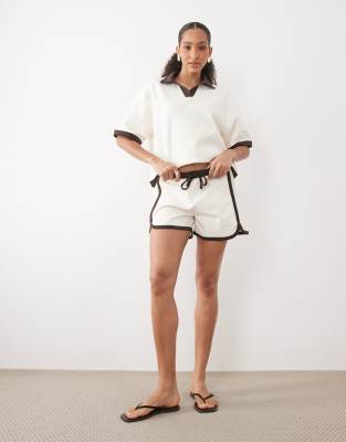 Asos Design Interlock Runner Co-ord Shorts With Contrast Binding In White