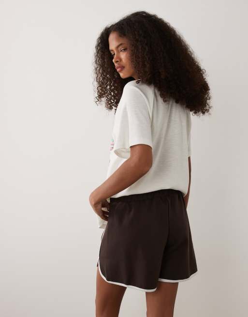 ASOS DESIGN interlock runner shorts with contrast tipping in chocolate, 5 of 5