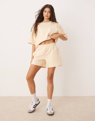 ASOS DESIGN - Interlock-Shorts in Buttermilchgelb, Kombiteil