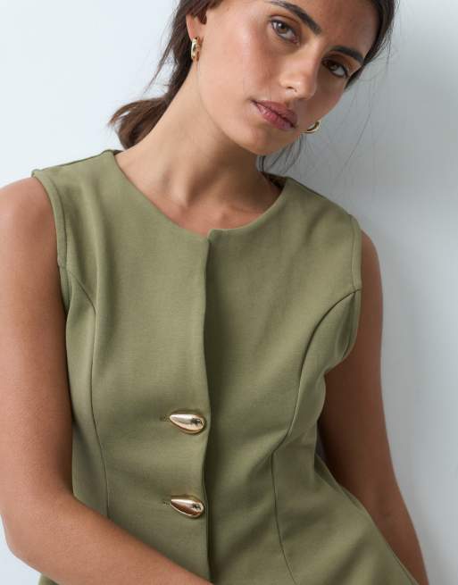 ASOS DESIGN interlock sleeveless peplum top with gold abstract button detail in khaki, 3 of 4