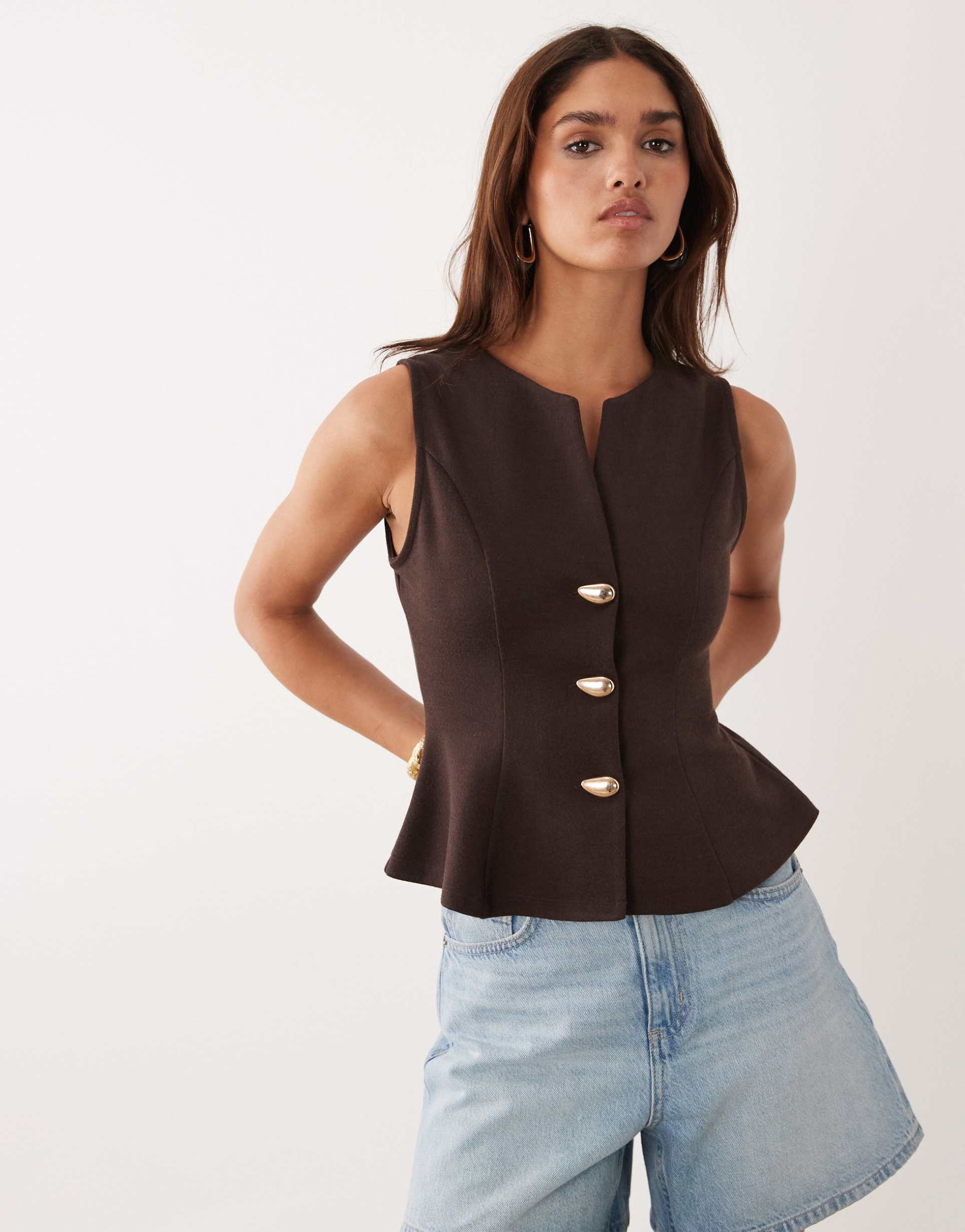 asos design interlock sleeveless peplum top with gold-tone abstract button detailing in chocolate
