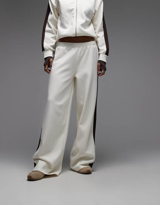 ASOS DESIGN interlock trackies with choc contrast tipping in cream (Part of a set), 2 of 5