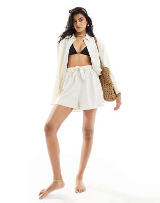 ASOS DESIGN - Isabel - Mix & Match - Strandshorts aus Leinenimitat in einem neutralen Farbton