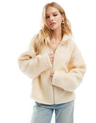 ASOS DESIGN - Jacke aus Fleece in Creme mit durchgehendem Reißverschluss-Weiß