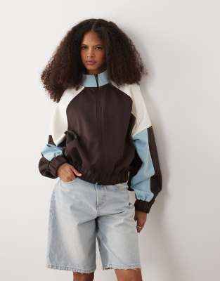 Jacke aus Interlock-Stoff in Schokobraun und Hellblau mit Stehkragen, Reißverschluss und Kontrasteinsätzen, Kombiteil-Bunt Bunt XS