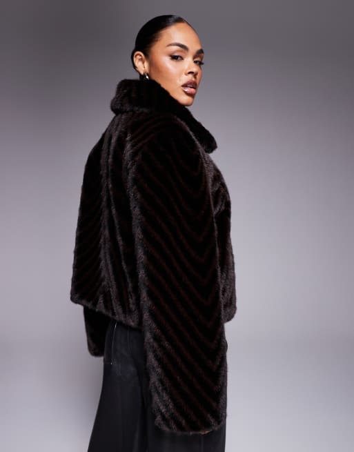 ASOS DESIGN – Jacke aus Kunstpelz mit Chevron-Streifenmuster und Kragen, 4 von 4