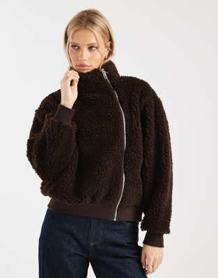 ASOS DESIGN - Jacke aus Teddyfell in Schokobraun mit Stehkragen-Schwarz
