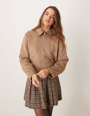 ASOS DESIGN - Jacke aus Wildlederimitat in Stone mit Top-Kragen-Braun