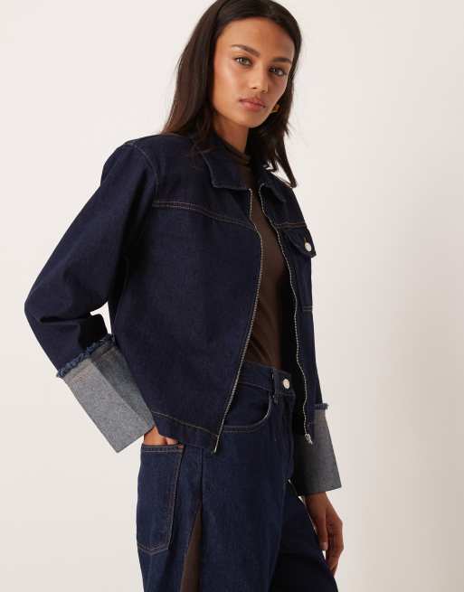 ASOS DESIGN – Jacke in Indigoblau mit Schulterpolstern, umgeschlagenen Bündchen und Used-Design, 3 von 4