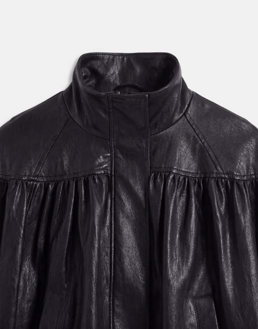 ASOS DESIGN Jacke in Lederoptik mit gerafften Schultern in Schwarz, 8 von 8
