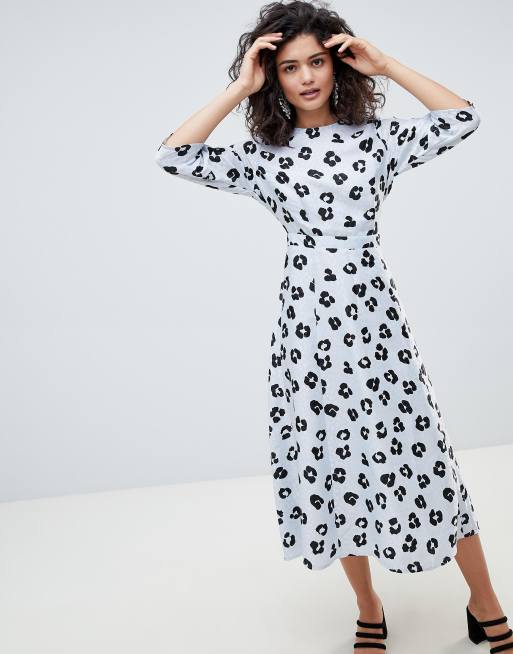 ASOS DESIGN jacquard maxi dress in leopard print with long sleeves | ASOS