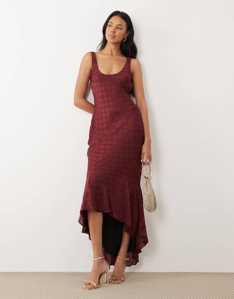 ASOS DESIGN – Jacquard-Maxikleid in Pflaume mit Schwalbenschwanzrock mit Godetdetails - view 1