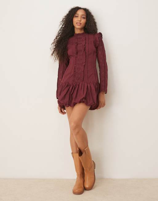 ASOS DESIGN – Jagodowa sukienka mini z zabudowanym dekoltem, obniżonym stanem, falbankami i bufiastą spódnicą