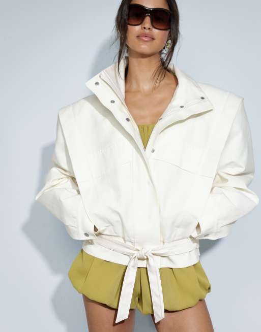 ASOS DESIGN jakke med ståkrave, bælte i kanten, 80'er-sport i creme, 13 af 14