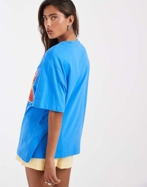 ASOS DESIGN – Jaskrawoniebieski T-shirt oversize z grafiką z brzoskwiniami, 3 z 4
