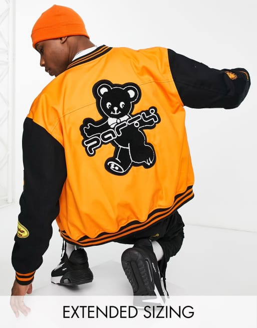 ASOS DESIGN – Jaskrawopomarańczowa kurtka bomberka oversize w stylu uczelnianym z haftem na plecach