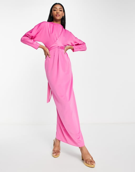 ASOS DESIGN – Jaskraworóżowa satynowa sukienka maxi z rękawami typu batwing i kopertową talią