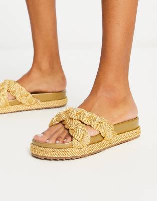 ASOS DESIGN - Jasmine - Geflochtene, goldfarbene Espadrilles mit Fußbett