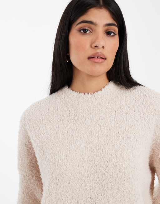 ASOS DESIGN – Jasnobeżowy sweter oversize z zaokrąglonym dołem z dzianiny boucle, 4 z 4