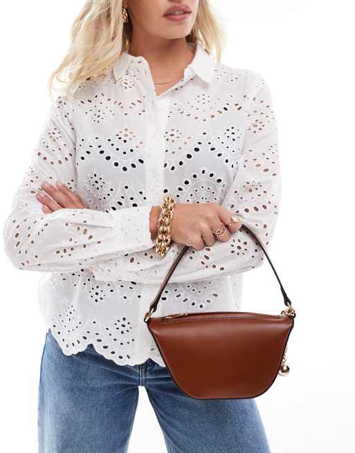 ASOS DESIGN – Jasnobrązowa zaokrąglona torebka na ramię z odpinaną zawieszką z kulką