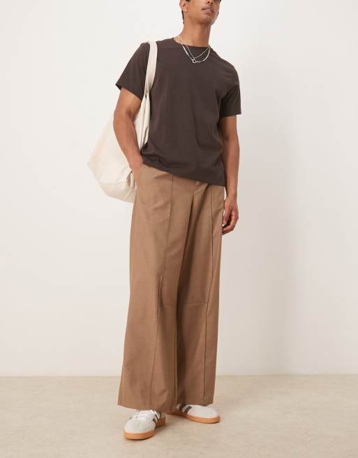 ASOS DESIGN – Jasnobrązowe eleganckie spodnie o fasonie podkowy z zaszewką z przodu