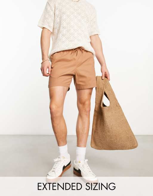 ASOS DESIGN – Jasnobrązowe krótkie szorty chinosy o obcisłym kroju 