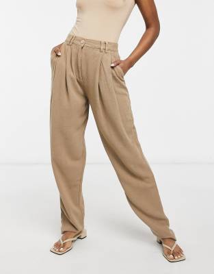 ASOS DESIGN – Jasnobrązowe lniane spodnie o luźnym kroju z zakładkami z przodu