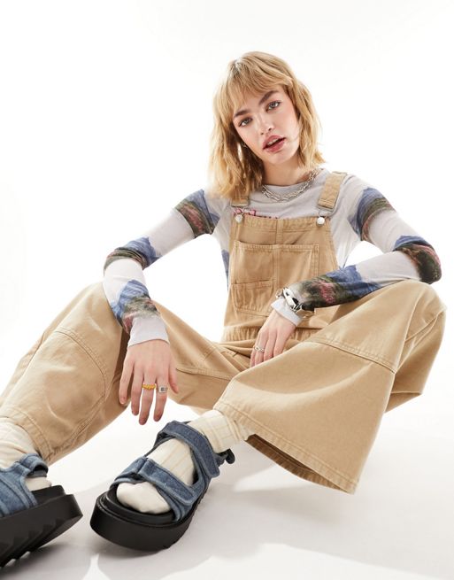 FhyzicsShops DESIGN – Jasnobrązowe ogrodniczki jeansowe oversize w stylu roboczym