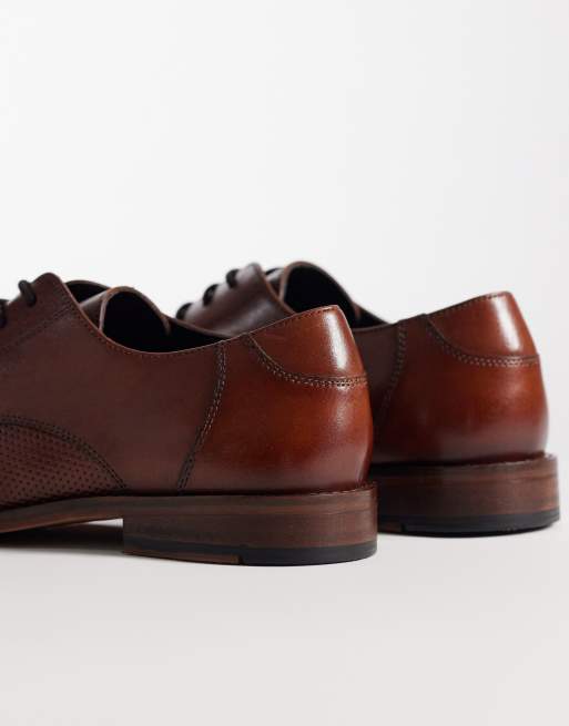 ASOS DESIGN – Jasnobrązowe sznurowane buty derby z perforowanej skóry, 3 z 4