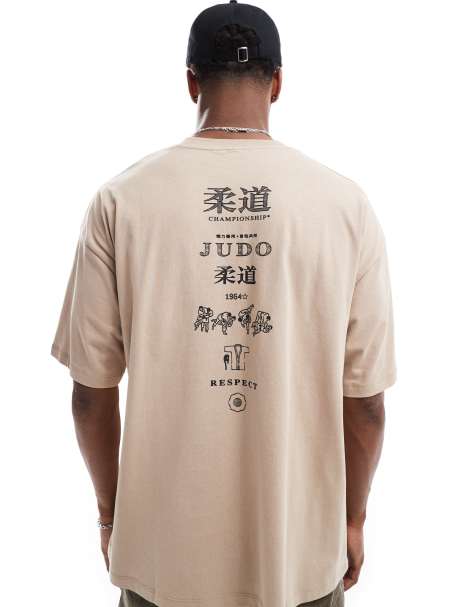 ASOS DESIGN – Jasnobrązowy T-shirt oversize z nadrukiem na plecach - view 1