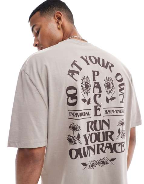 ASOS DESIGN – Jasnobrązowy T-shirt oversize z nadrukiem z motywem kwiatów i napisem na plecach - view 1