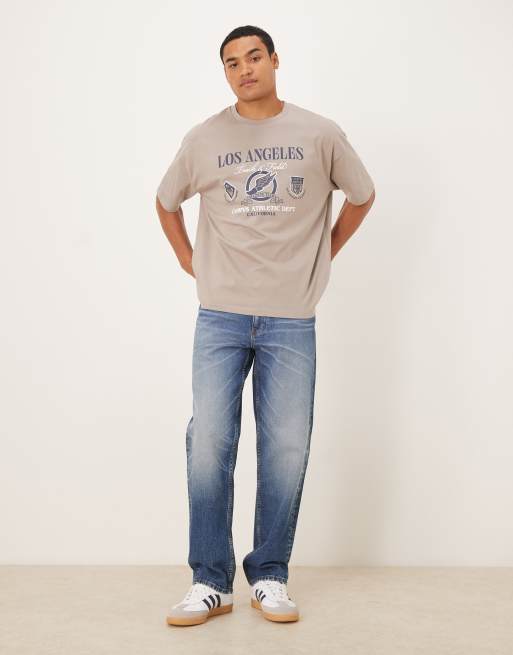 ASOS DESIGN – Jasnobrązowy T-shirt oversize ze sportową grafiką, 2 z 5
