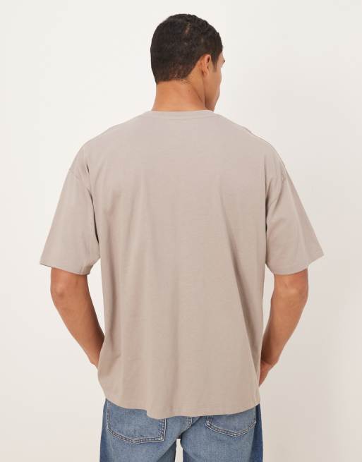 ASOS DESIGN – Jasnobrązowy T-shirt oversize ze sportową grafiką, 5 z 5