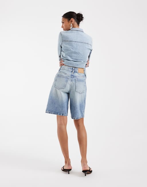 ASOS DESIGN – Jasnoniebieskie jeansowe szorty bermudy, 4 z 5