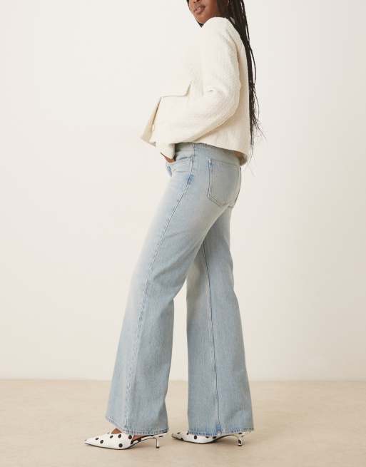 ASOS DESIGN – Jasnoniebieskie jeansy dzwony o luźnym kroju, 3 z 5