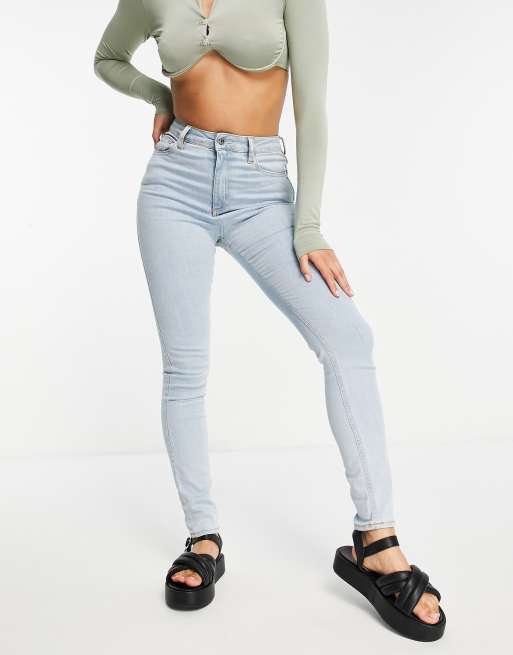 ASOS DESIGN – Jasnoniebieskie jeansy o dopasowanym kroju z wysokim stanem i efektem lekkiego sprania