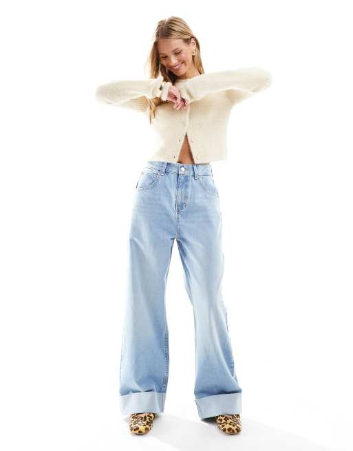 ASOS DESIGN – Jasnoniebieskie jeansy o luźnym kroju z szerokimi wywiniętymi mankietami