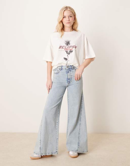 ASOS DESIGN – Jasnoniebieskie jeansy z bardzo szerokimi nogawkami i ozdobnym szwem