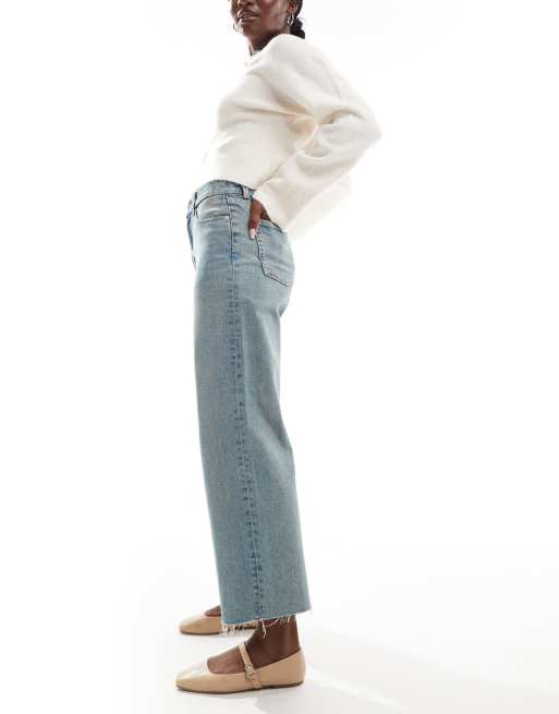 ASOS DESIGN – Jasnoniebieskie jeansy z prostymi nogawkami do kostek