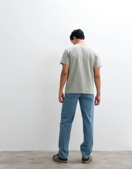 ASOS DESIGN – Jasnoniebieskie jeansy z prostymi nogawkami z efektem sprania, 5 z 5